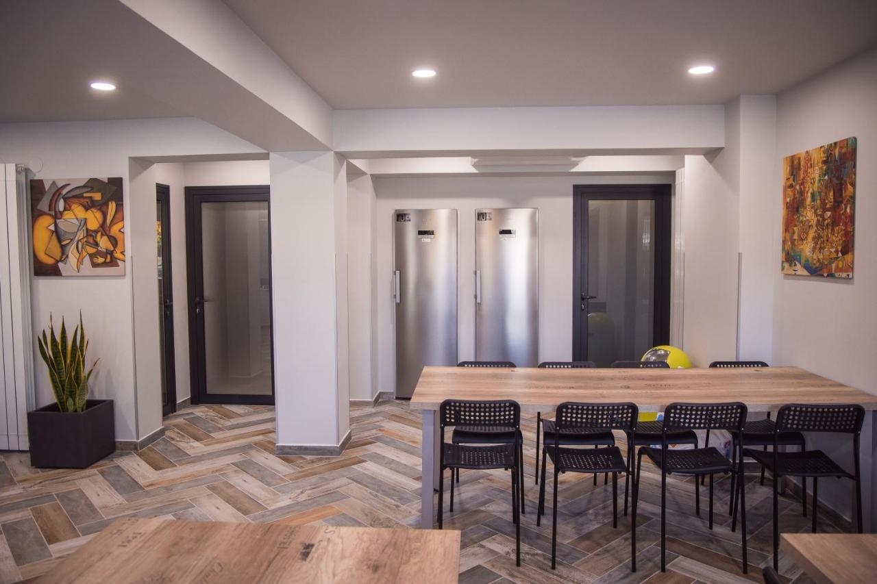 Dorm Bg Pet-Friendly Aparthotel スタラ・ザゴラ エクステリア 写真